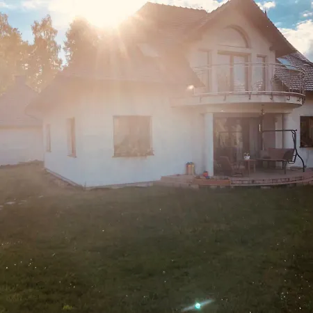 Nibylandia Dom Pod Lasem Ferienhaus *