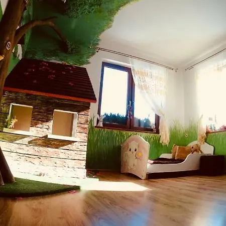 Nibylandia Dom Pod Lasem Ferienhaus *