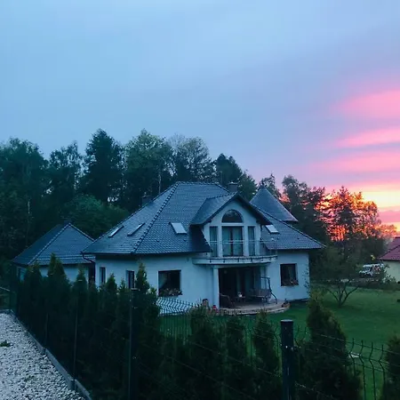 Ferienhaus Nibylandia Dom Pod Lasem Nowa Wies Grodziska