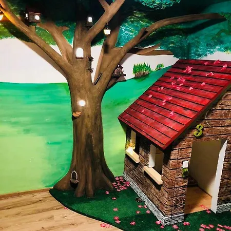 Nibylandia Dom Pod Lasem Ferienhaus