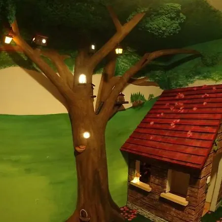 Ferienhaus Nibylandia Dom Pod Lasem *