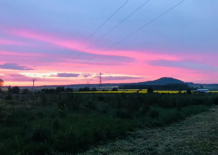 Nibylandia Dom Pod Lasem Semesterbostad Nowa Wies Grodziska