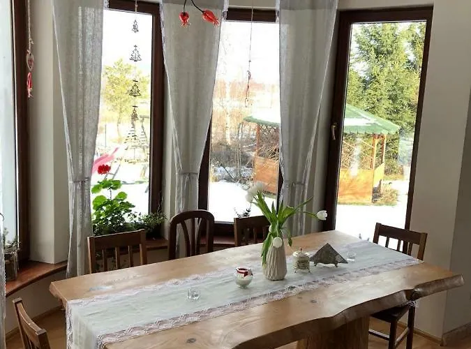 Nibylandia Dom Pod Lasem Semesterbostad Nowa Wies Grodziska