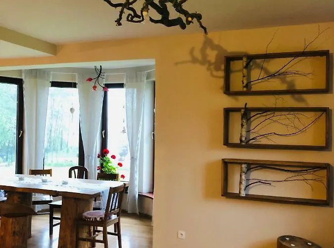 Semesterbostad Nibylandia Dom Pod Lasem Nowa Wies Grodziska